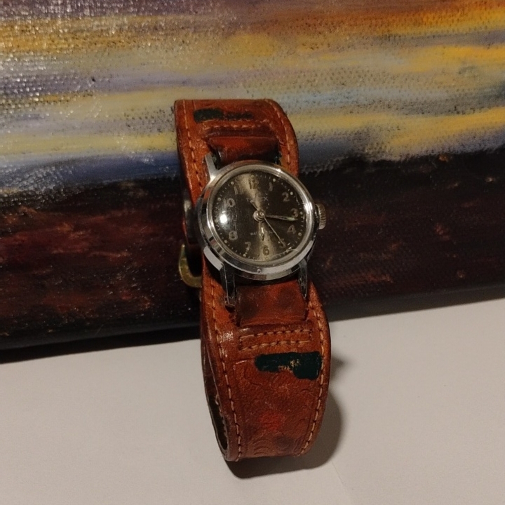 Vintage Brown Leather Strap Watch